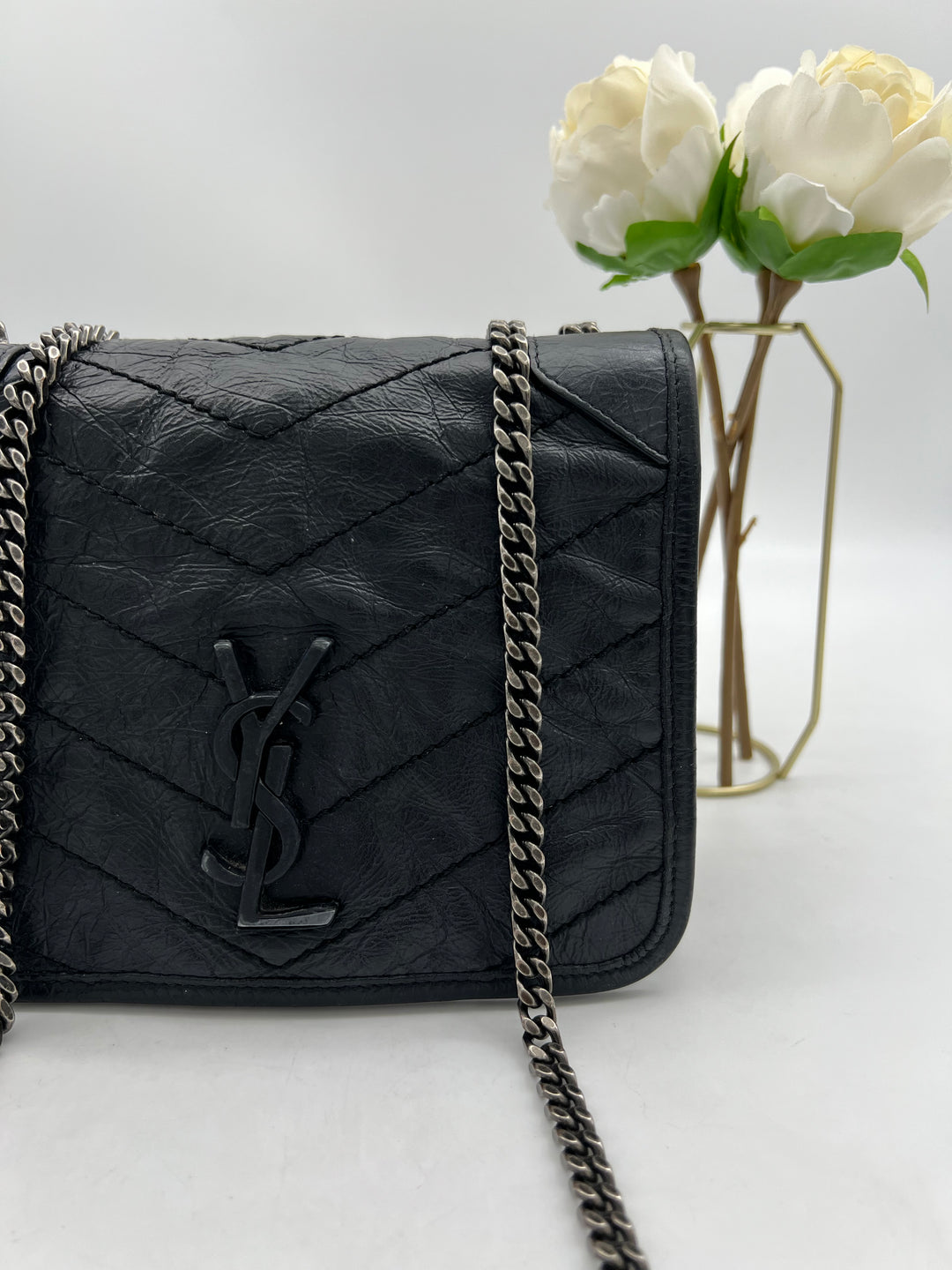 YVES STAINT LAURENT NIKKI CHAIN SHOULDER BAG
