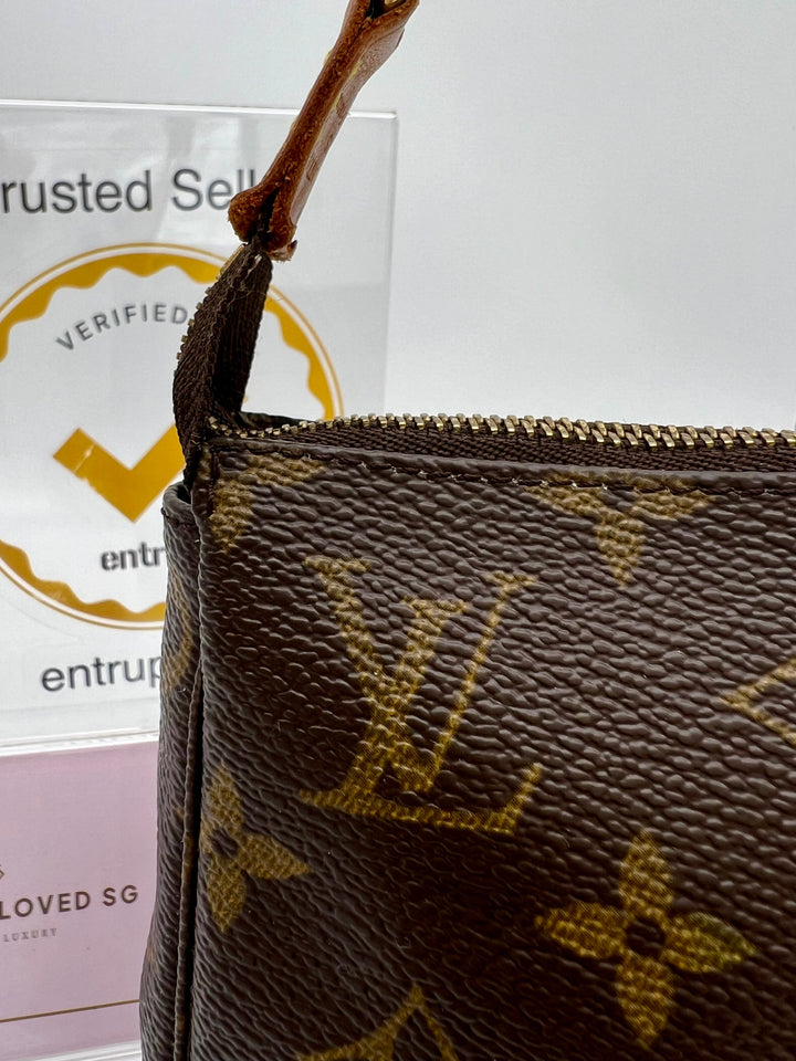 LOUIS VUITTON POCHETTE ACCESSOIRES MONOGRAM