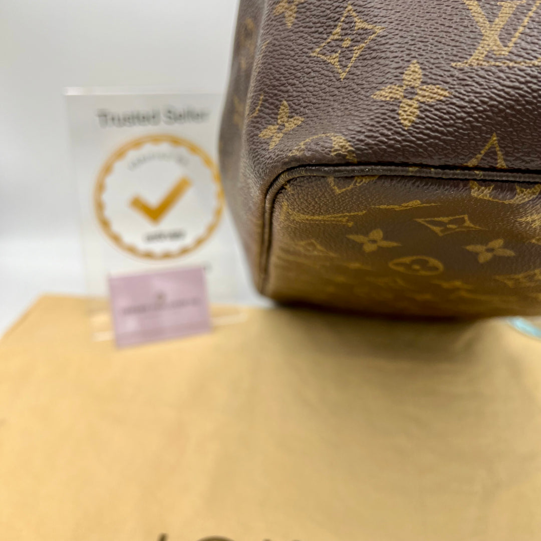 LOUIS VUITTON GM MONOGRAM