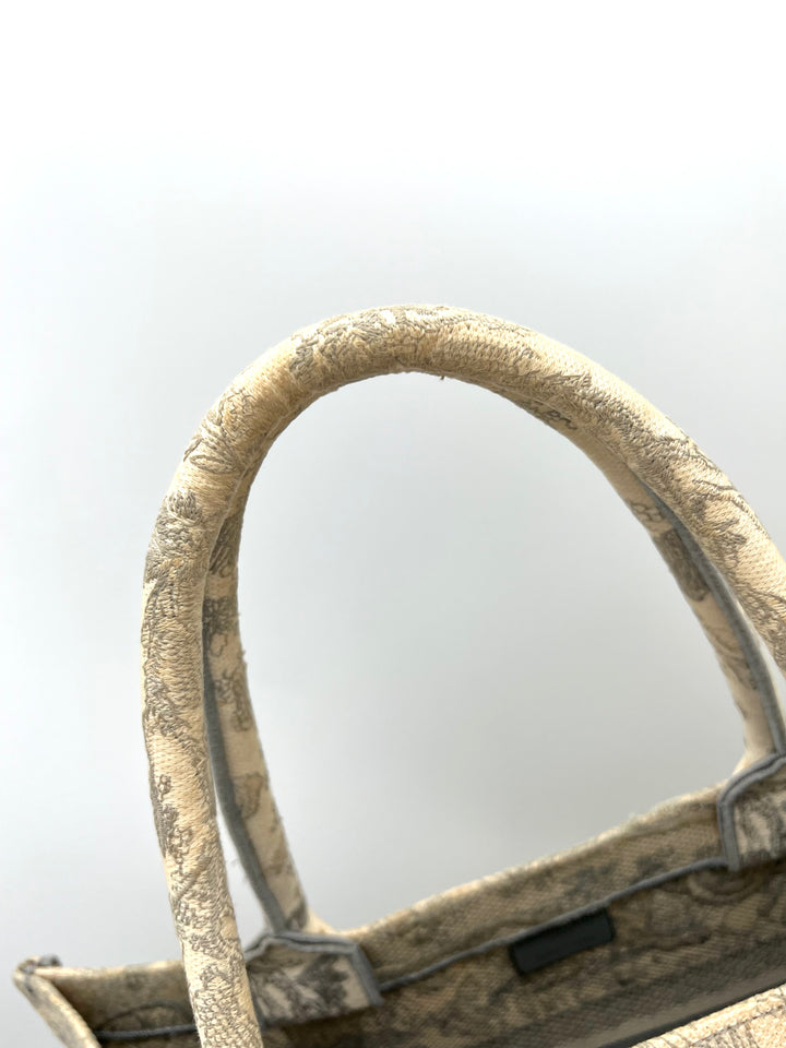 CHRISTIAN DIOR OBLIQUE BOOK TOTE GREY