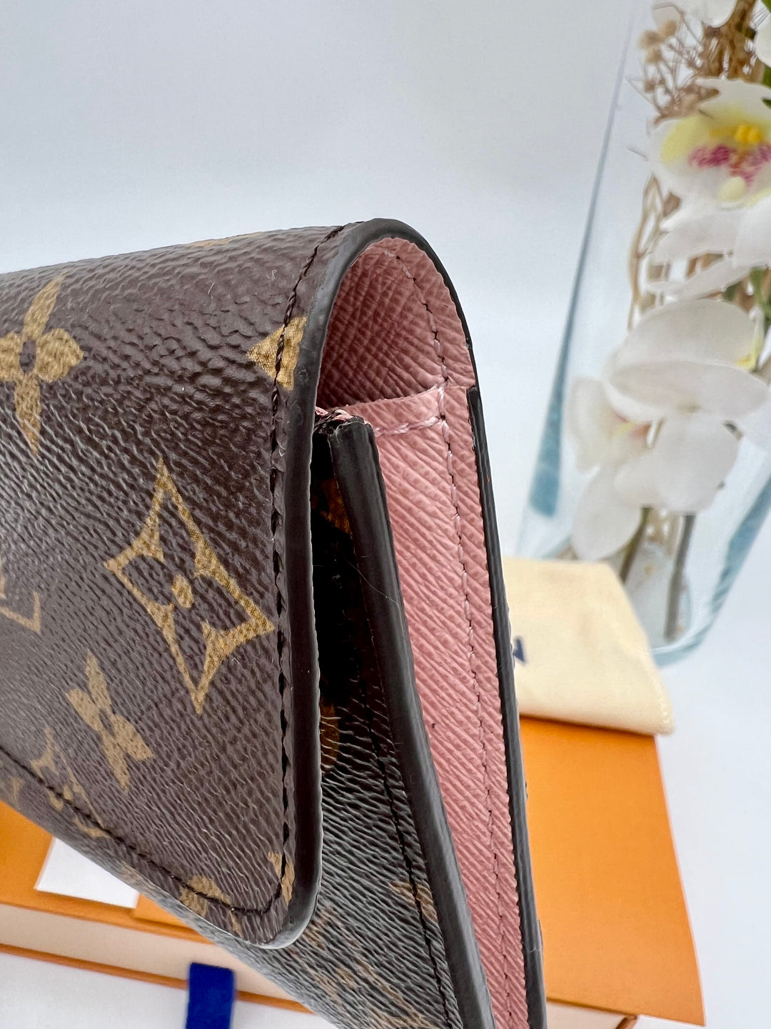 LOUIS VUITTON EMILIE  WALLET ( RFID )