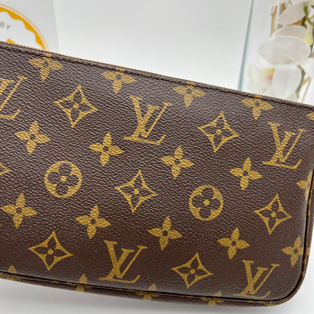 LOUIS VUITTON POCHETTE ACCESSOIRES MONOGRAM