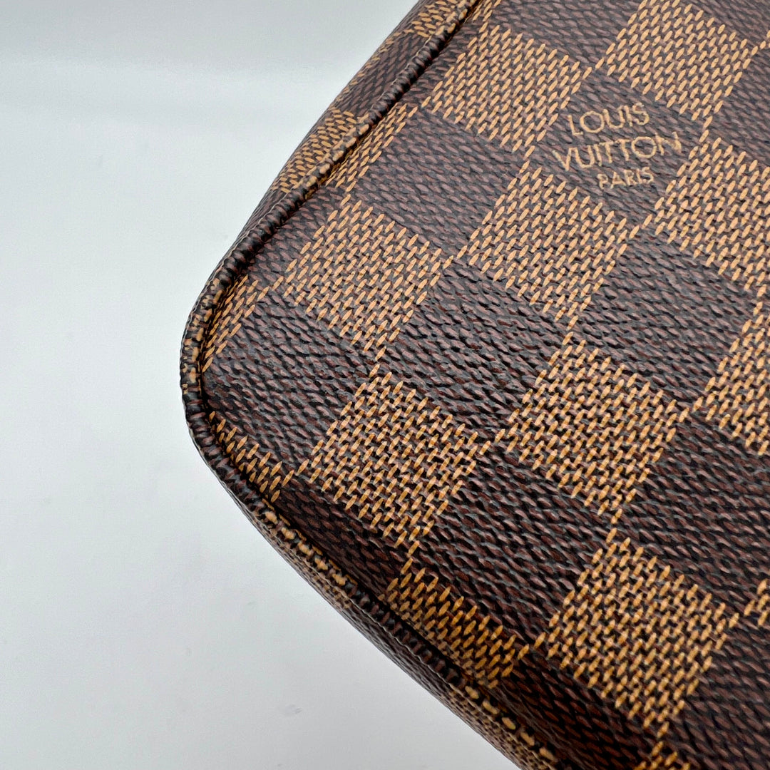 LOUIS VUITTON DAMIER EBENE POCHETTE ACCESSOIRES (new model)