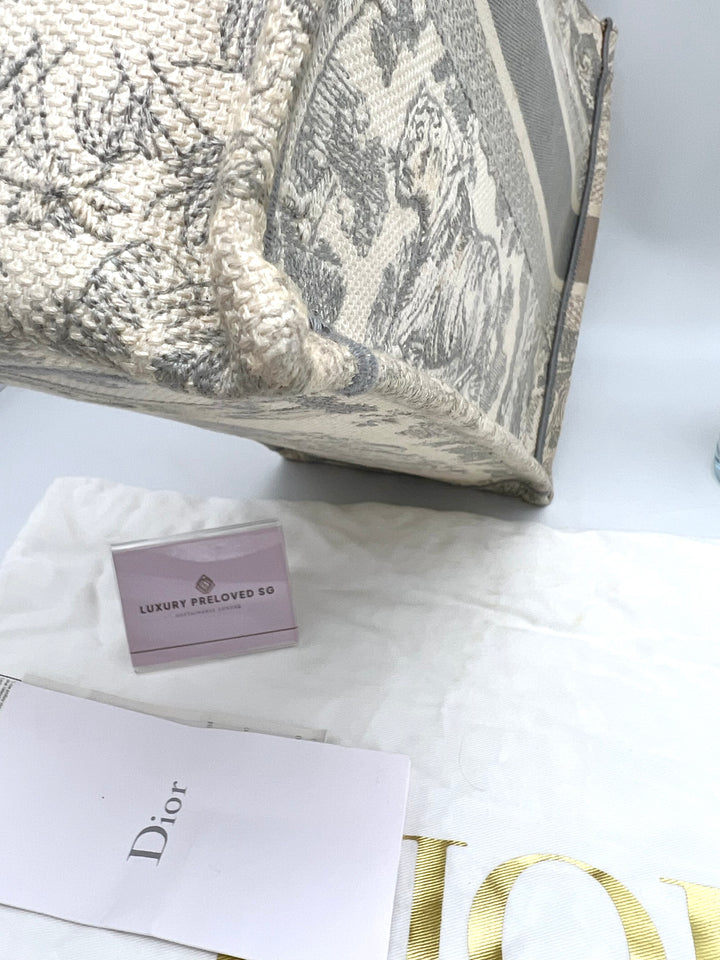 CHRISTIAN DIOR OBLIQUE BOOK TOTE GREY