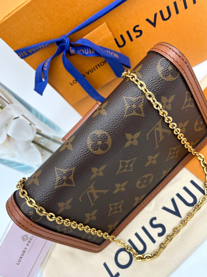 LOUIS VUITTON DAUPHINE WALLET ON CHAIN (RFID)