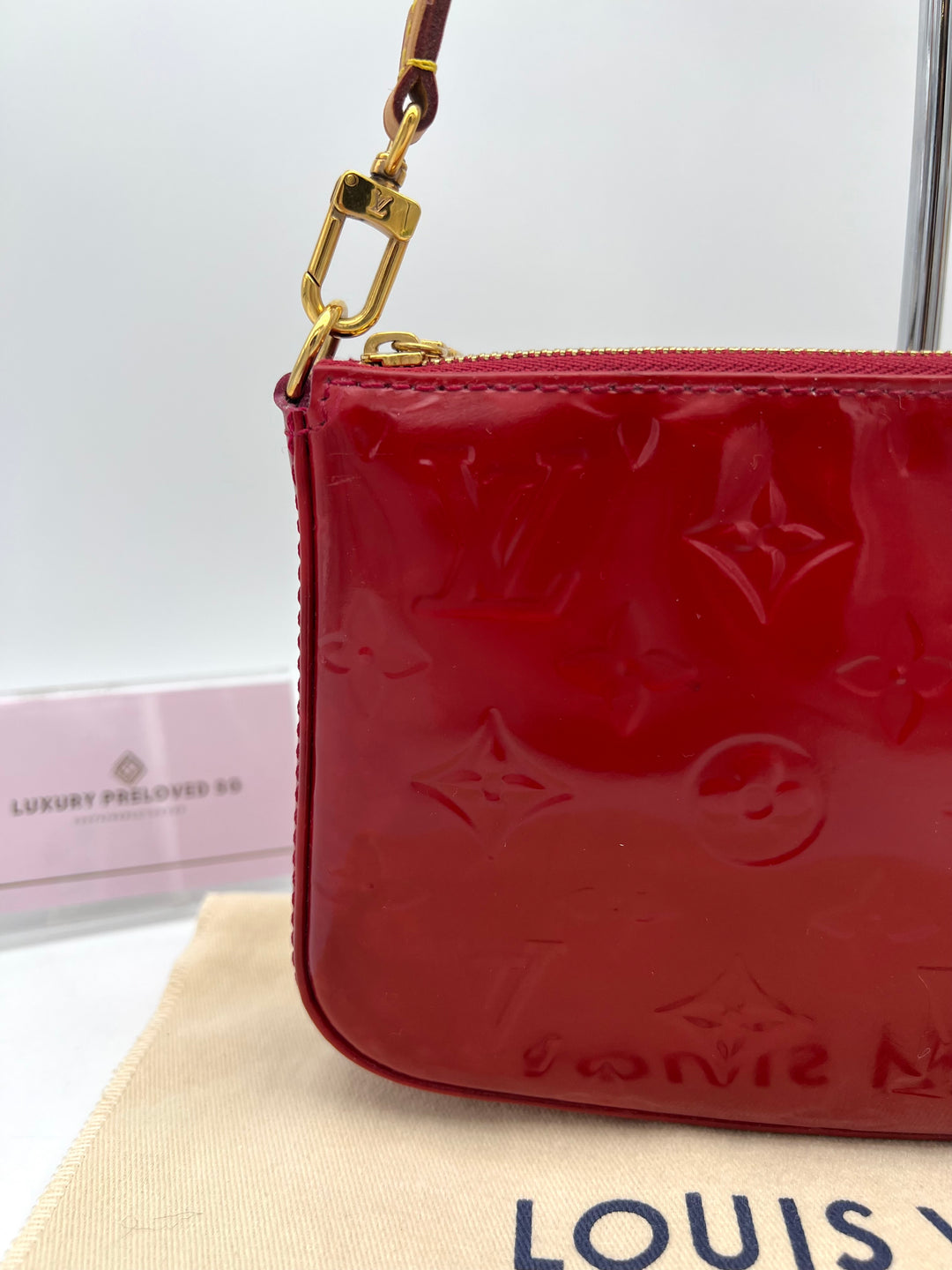 LOUIS VUITTON POCHETTE ACCESSOIRES VERNIS ( NEW MODEL )
