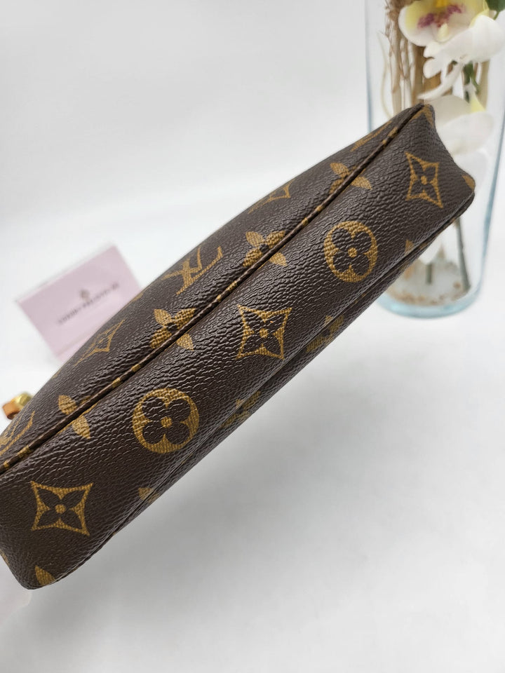 LOUIS VUITTON POCHETTE ACCESSORIES MONOGRAM
