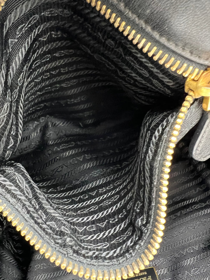 PRADA NYLON PLEATED HANDLE NYLON