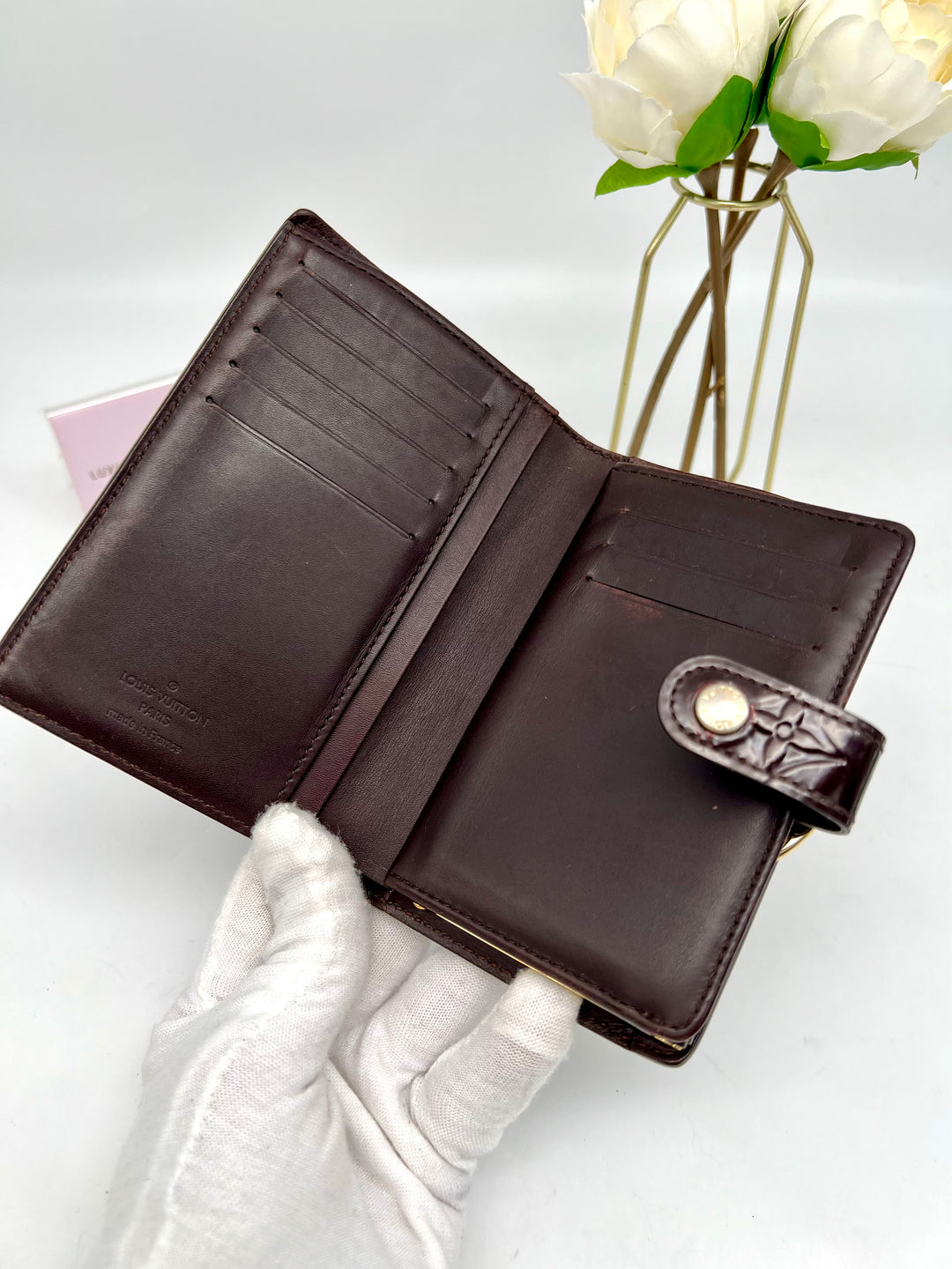 LOUIS VUITTON KISSLOCK WALLET VERNIS