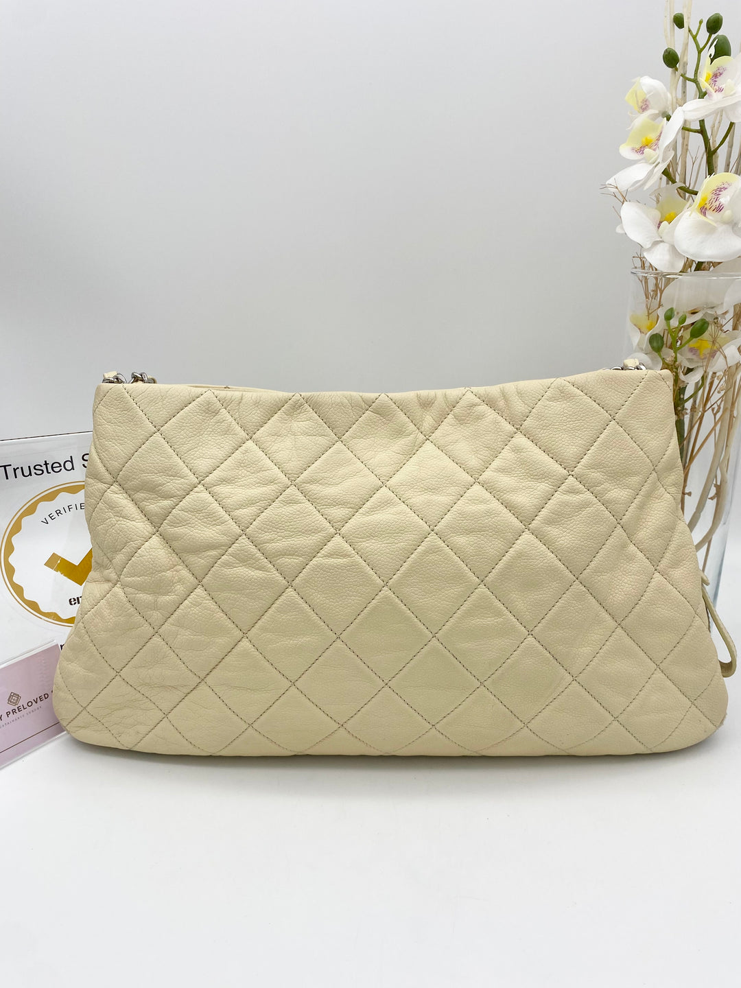 CHANEL CAVIAR QUILTED ZIP EXPANDABLE SHOULDER BAG