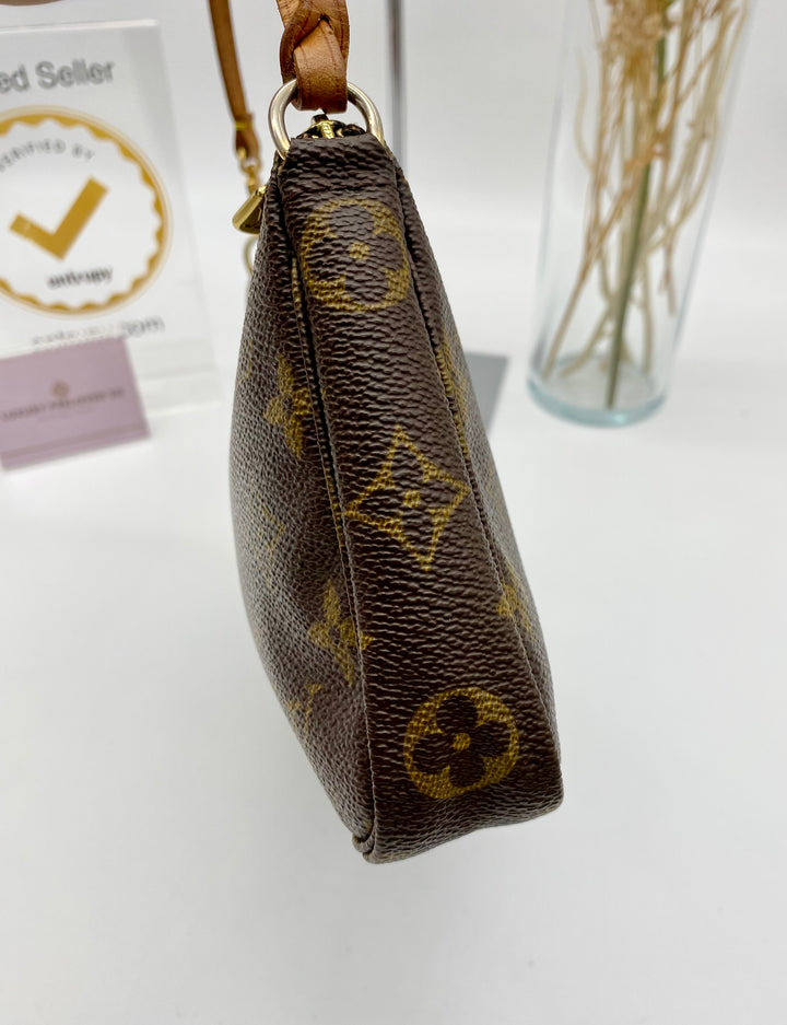 LOUIS VUITTON POCHETTE ACCESSOIRES MONOGRAM