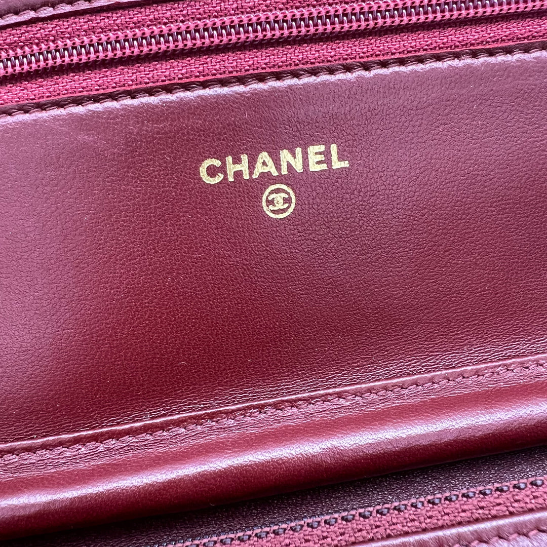 CHANEL RED CAMELIA ON CHAIN LAMBSKIN