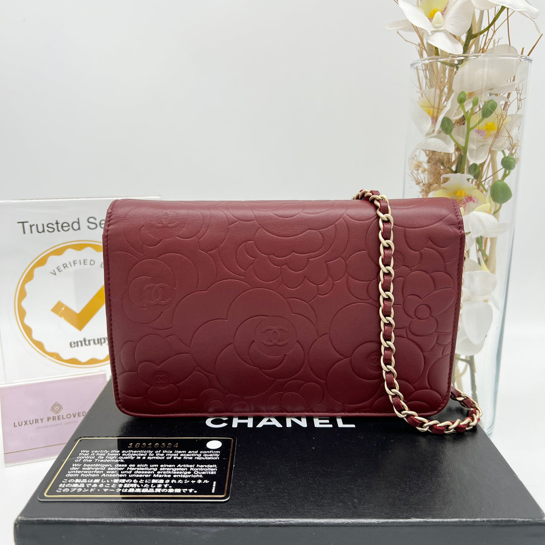 CHANEL RED CAMELIA ON CHAIN LAMBSKIN