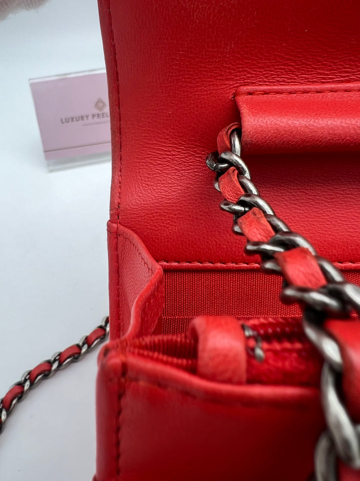 CHANEL BOY WALLET ON CHAIN LAMBSKIN