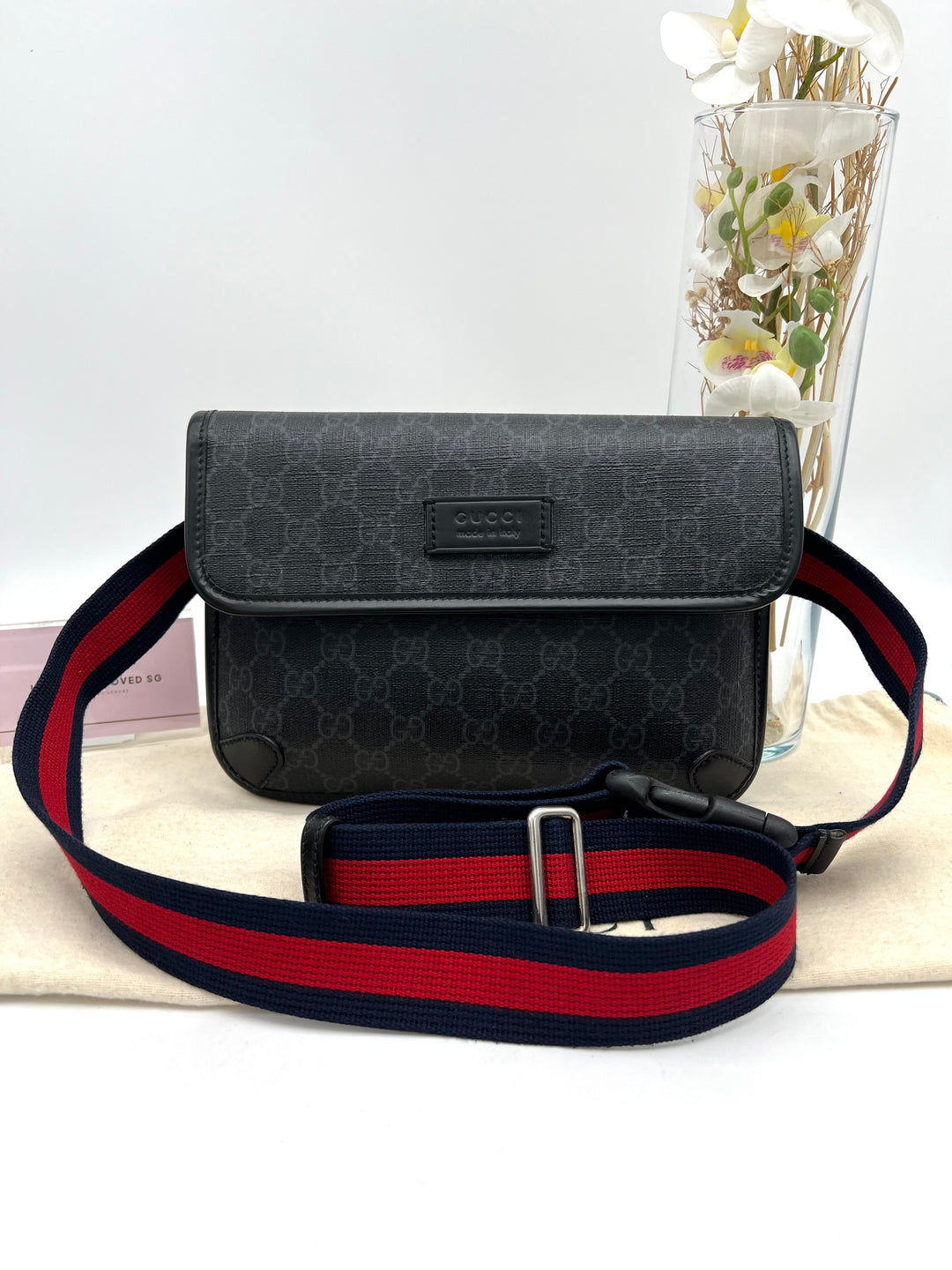 GUCCI SUPREME BLACK BELT BAG