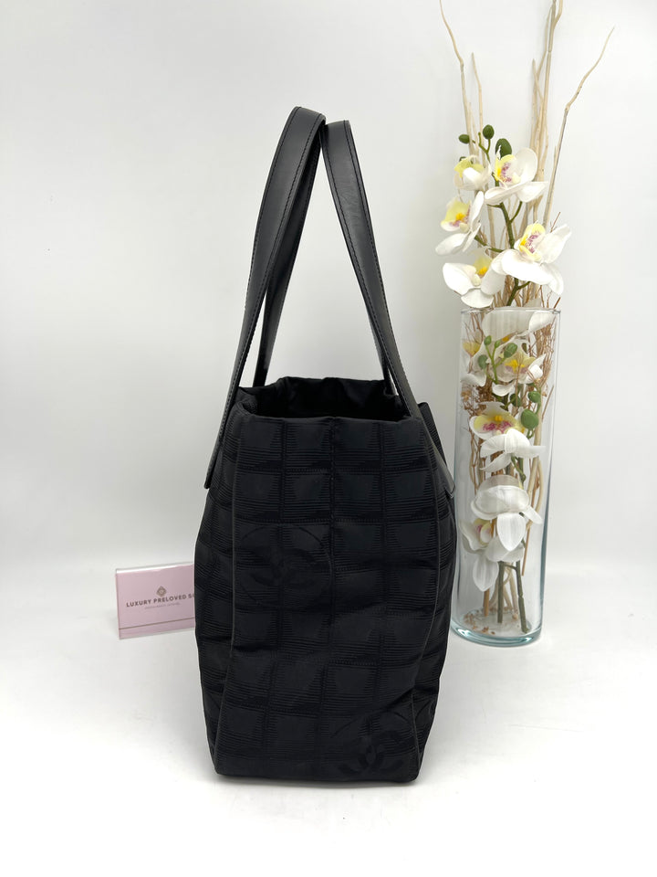 CHANEL TRAVELINE TOTE BAG