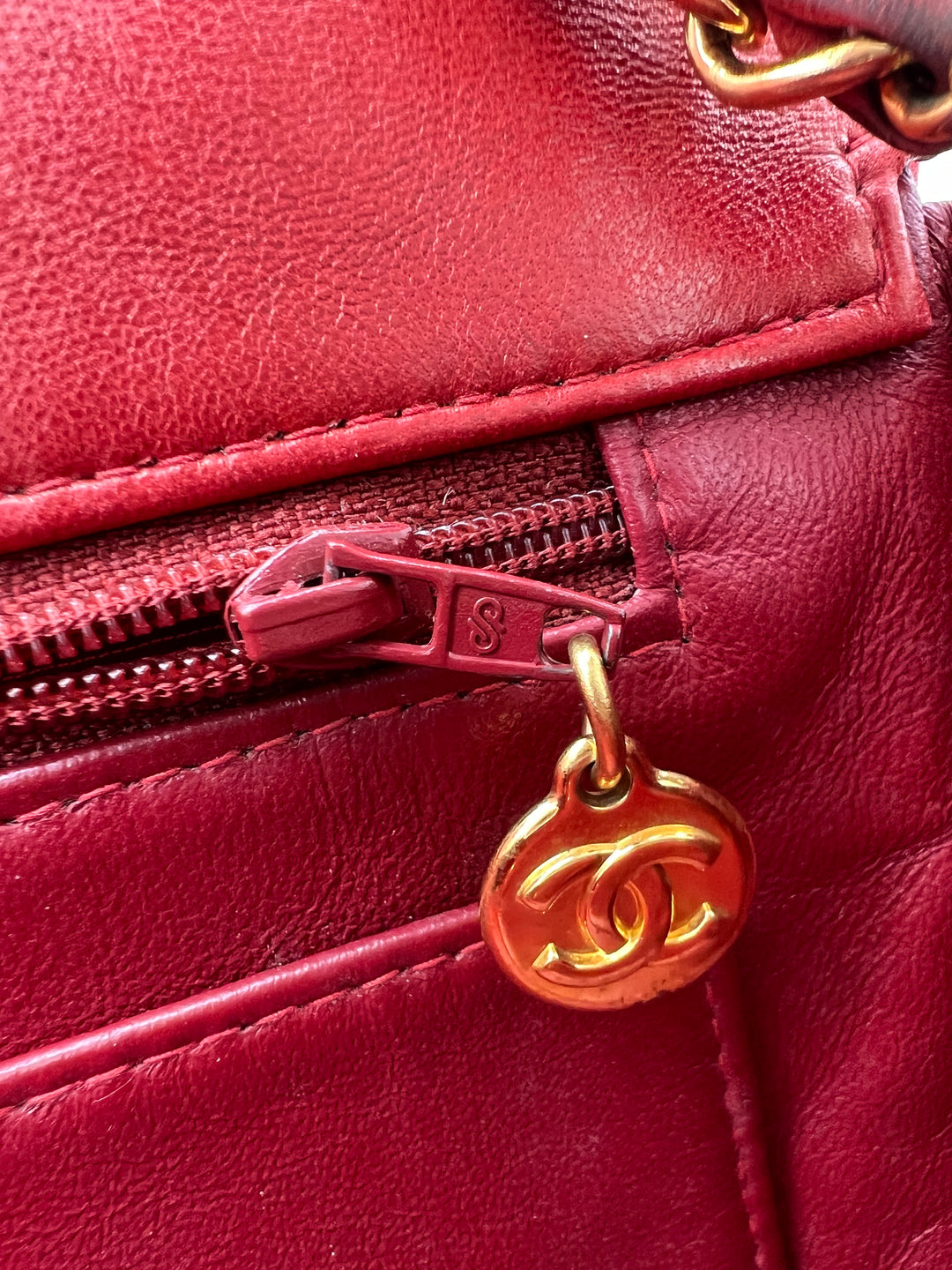 CHANEL RED LAMBSKIN METALASSE CHAIN BAG