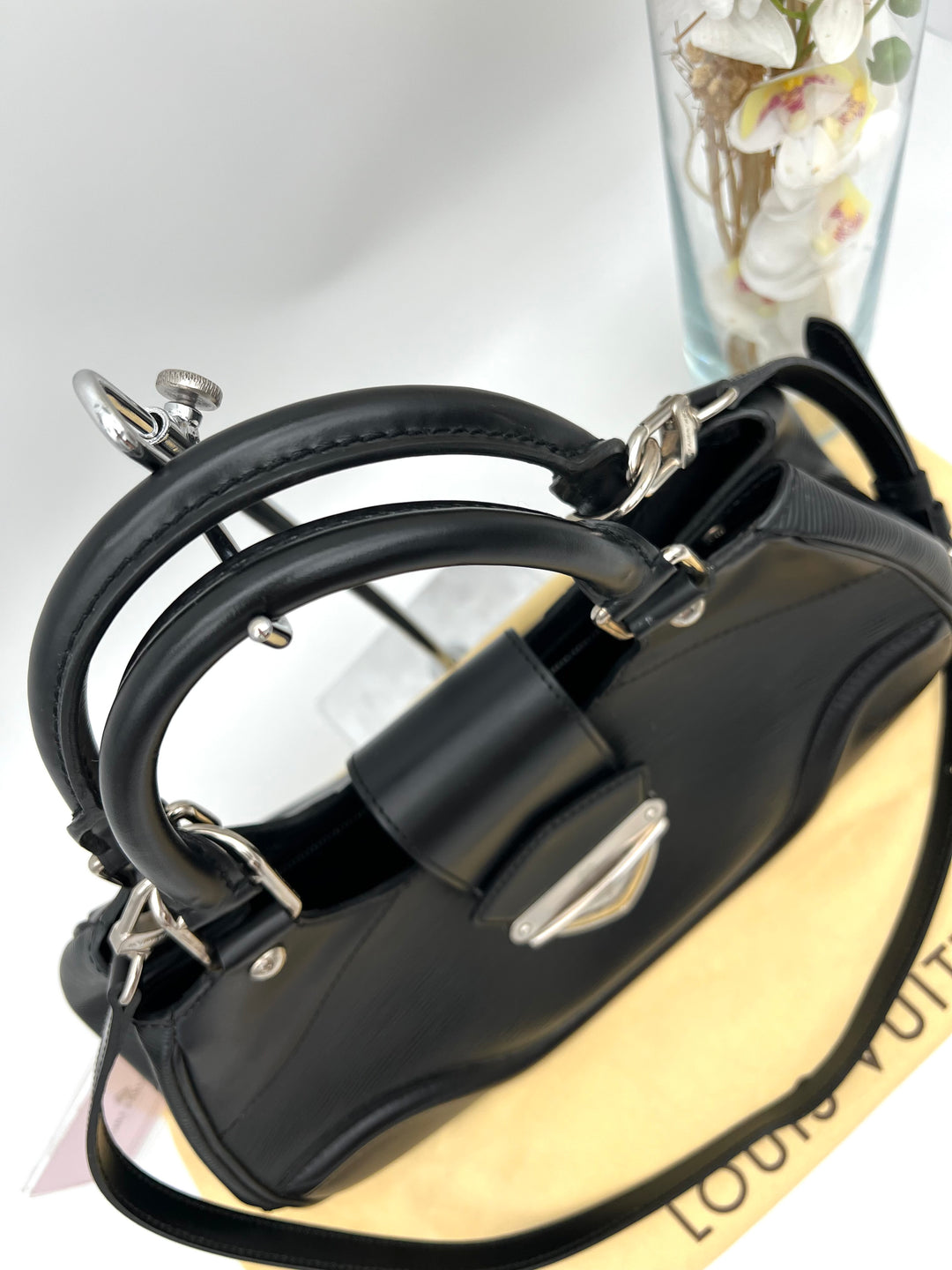 LOUIS VUITTON EPI LEATHER SAC MONTAIGNE
