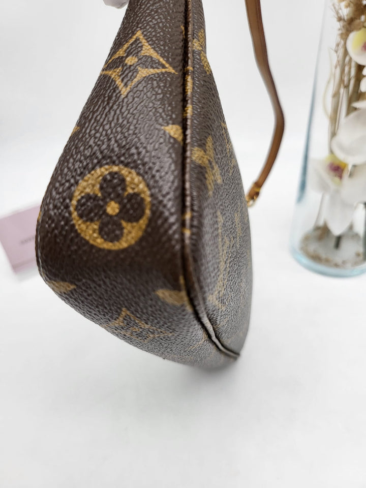 LOUIS VUITTON POCHETTE ACCESSORIES MONOGRAM