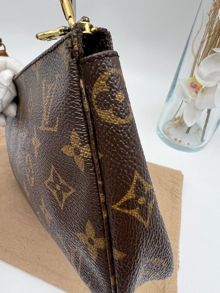 LOUIS VUITTON POCHETTE ACCESSORIES MONOGRAM