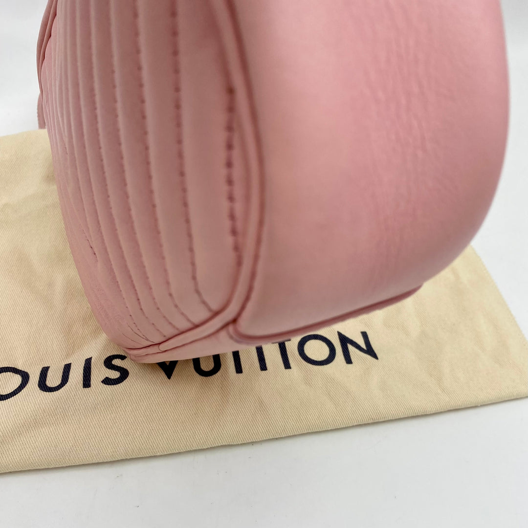 LOUIS VUITTON NEW WAVE CHAIN CAMERA BAG