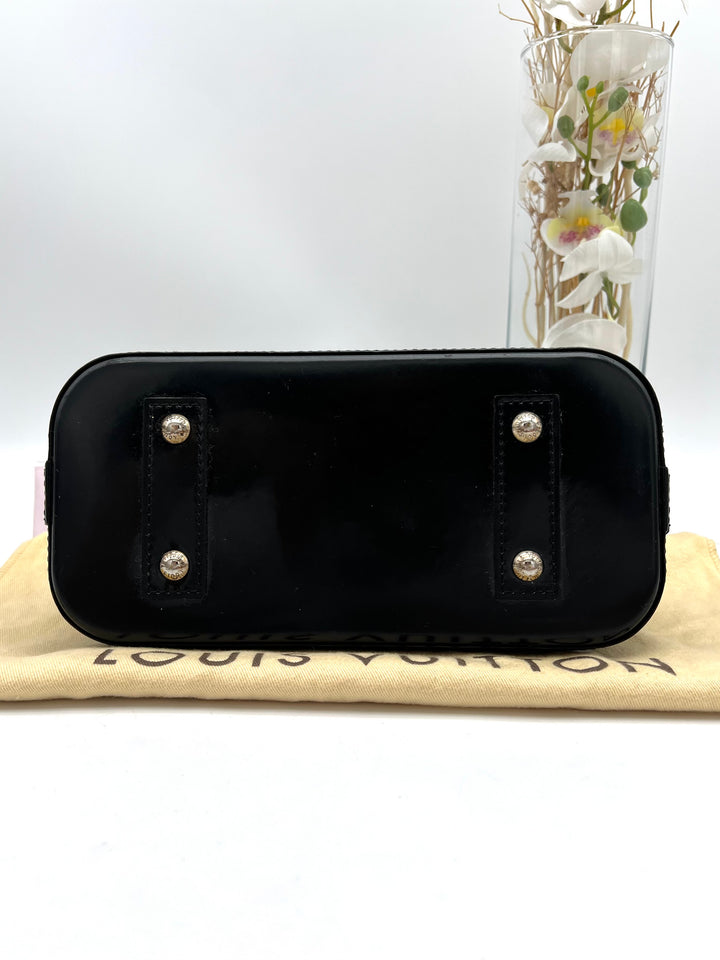 LOUIS VUITTON ALMA BB EPI