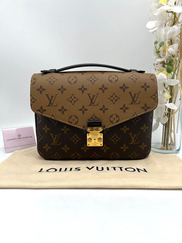 LOUIS VUITTON POCHETTE METIS MONOGRAM REVERSED