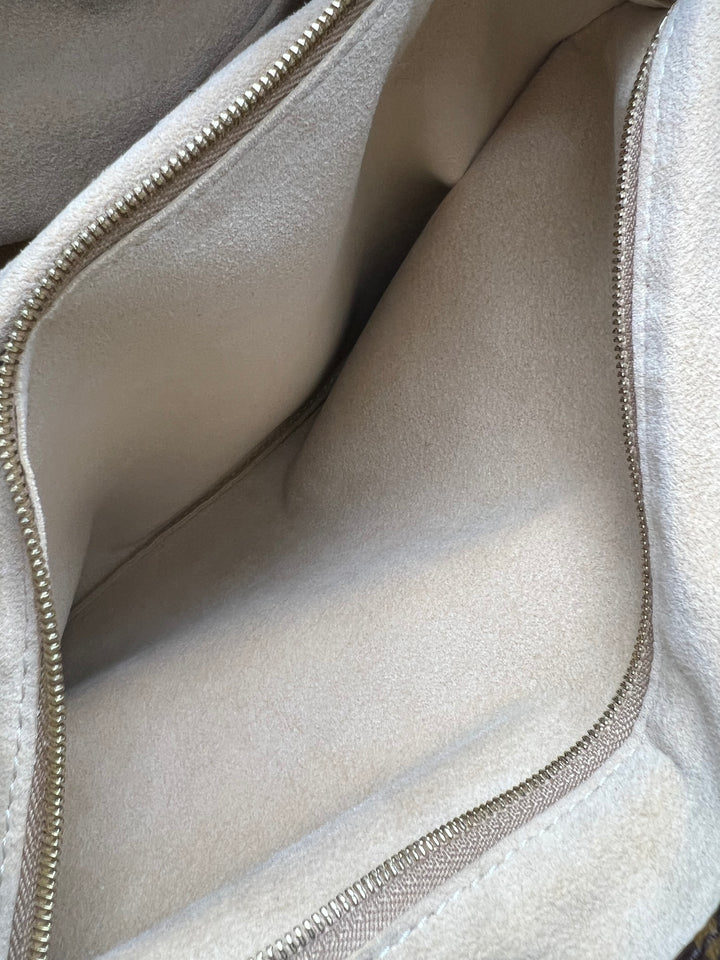 LOUIS VUITTON ARTSY MONOGRAM MM