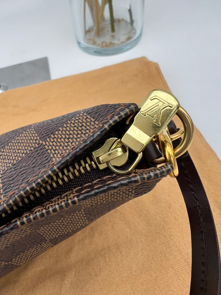 LOUIS VUITTON POCHETTE ACCESSORIES NAVONA DAMIER