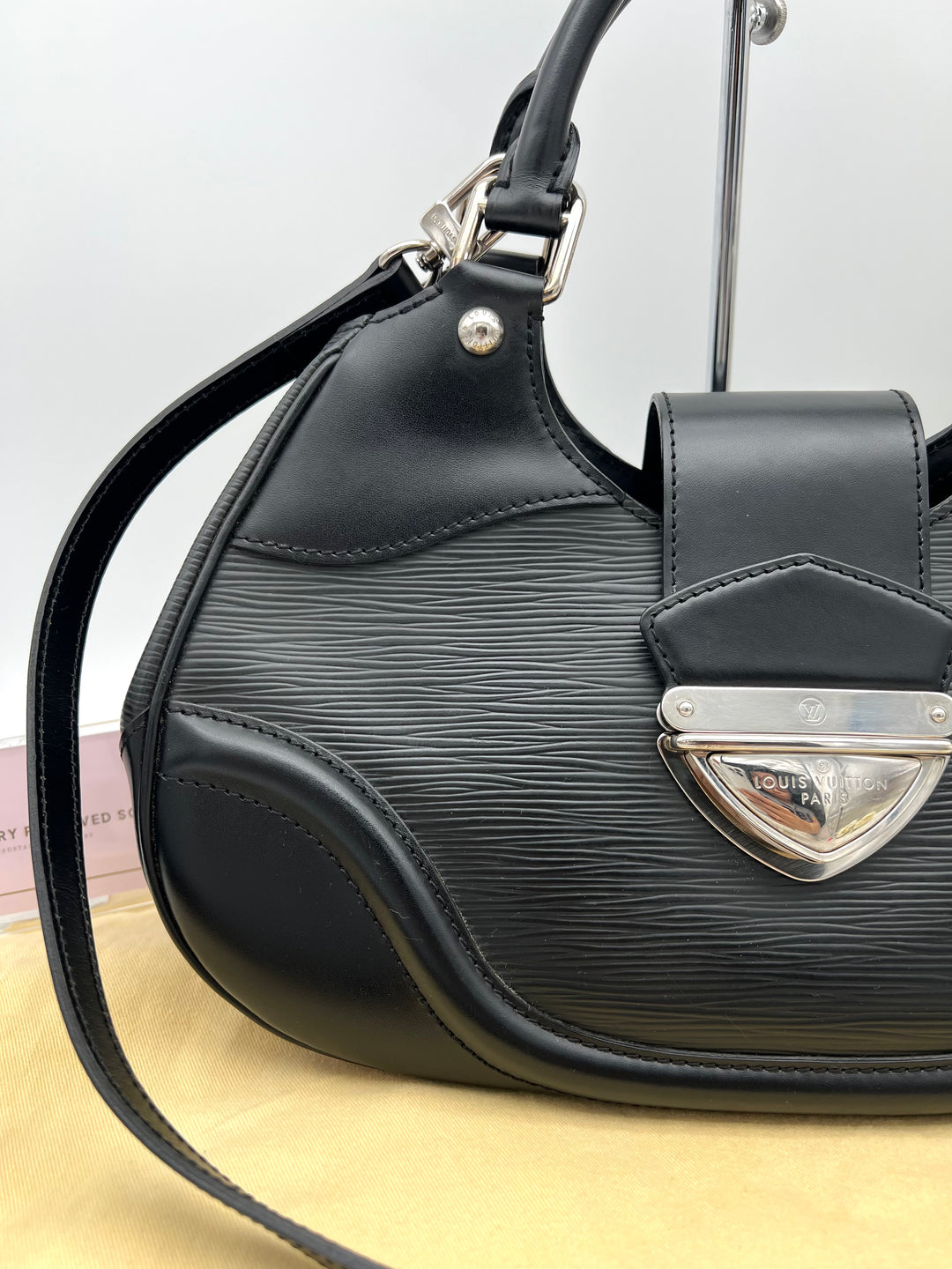 LOUIS VUITTON EPI LEATHER SAC MONTAIGNE