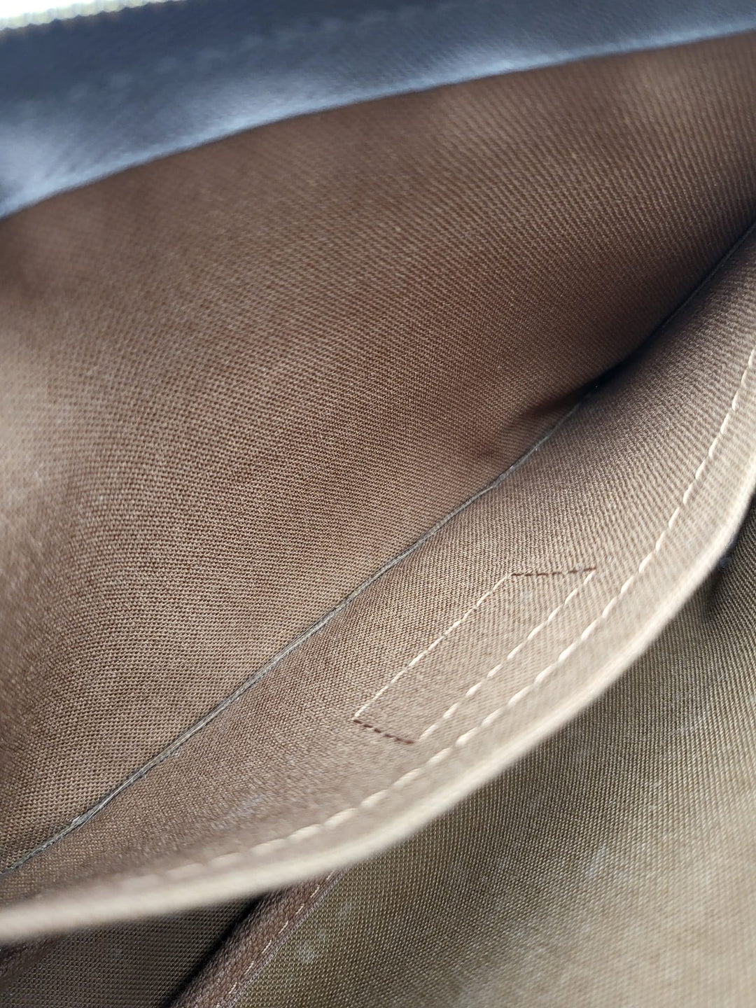 LOUIS VUITTON MULTI POCHETTE