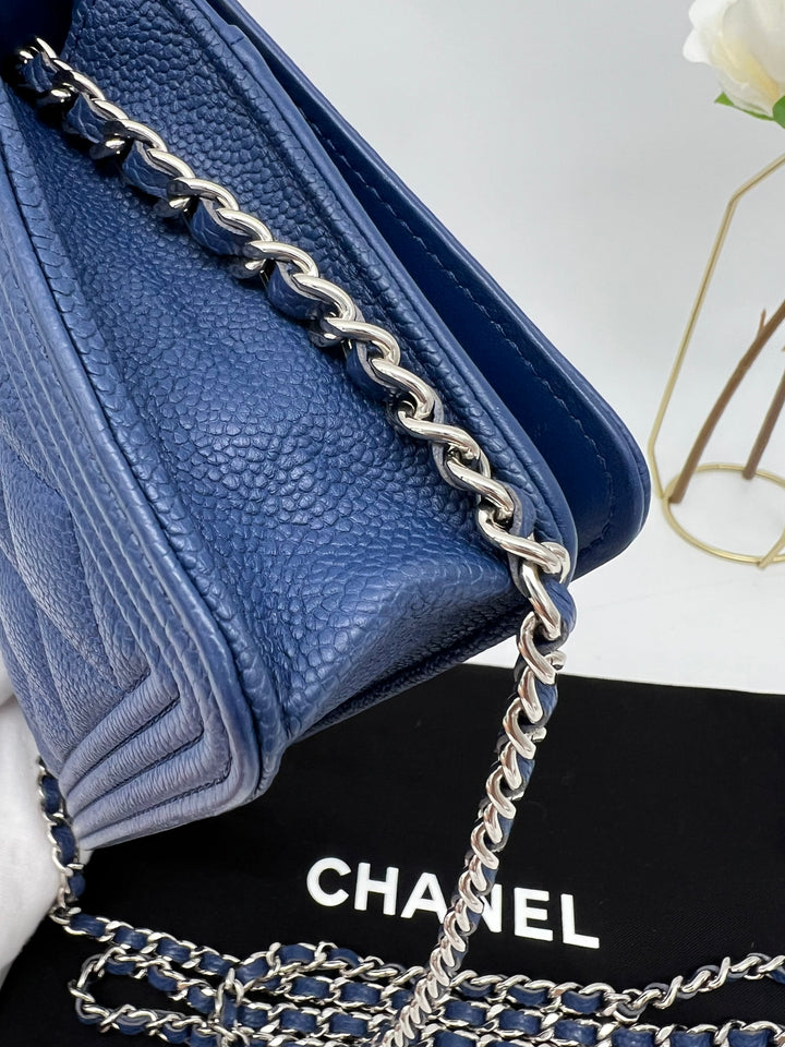 CHANEL CHEVRON CALFSKIN BOY WALLET ON CHAIN