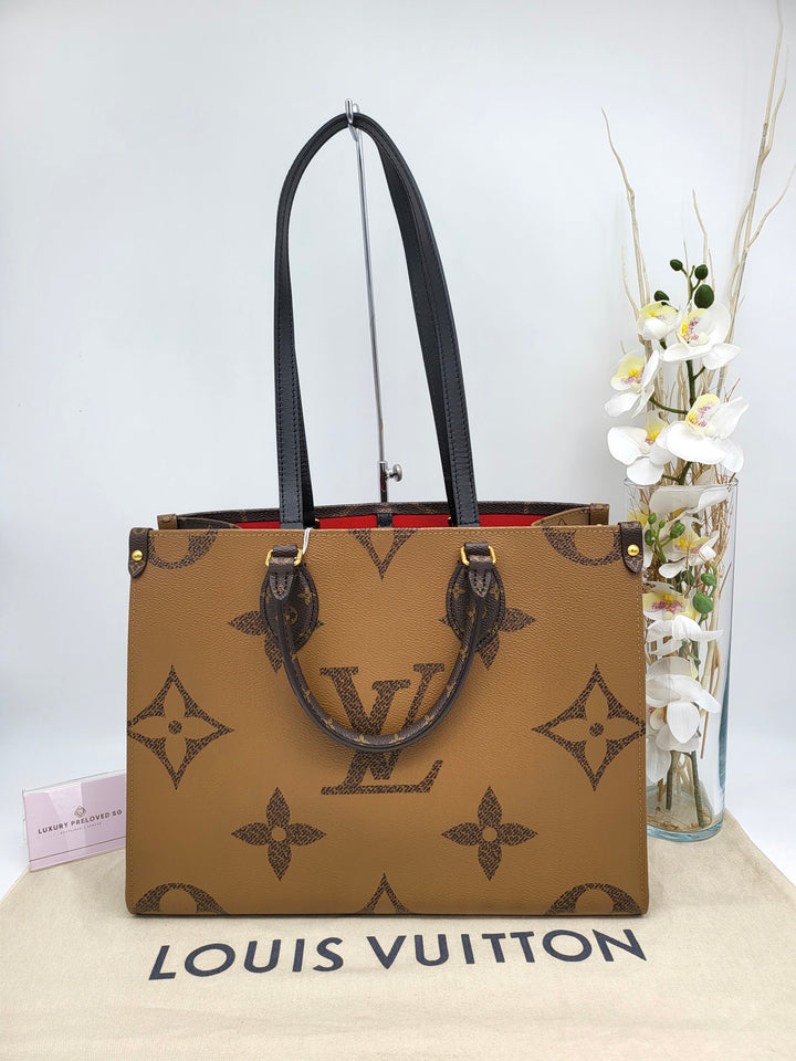 LOUIS VUITTON ON THE GO MM REVERSED