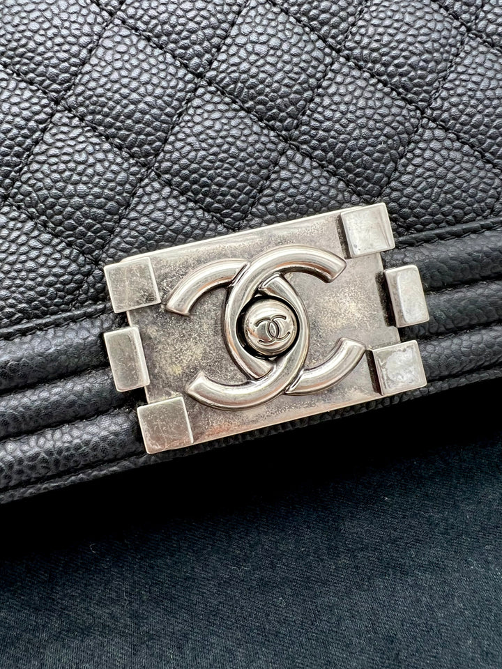 CHANEL CAVIAR OLD MEDIUM BOY