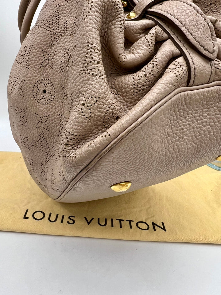 LOUIS VUITTON MAHINA L HOBO