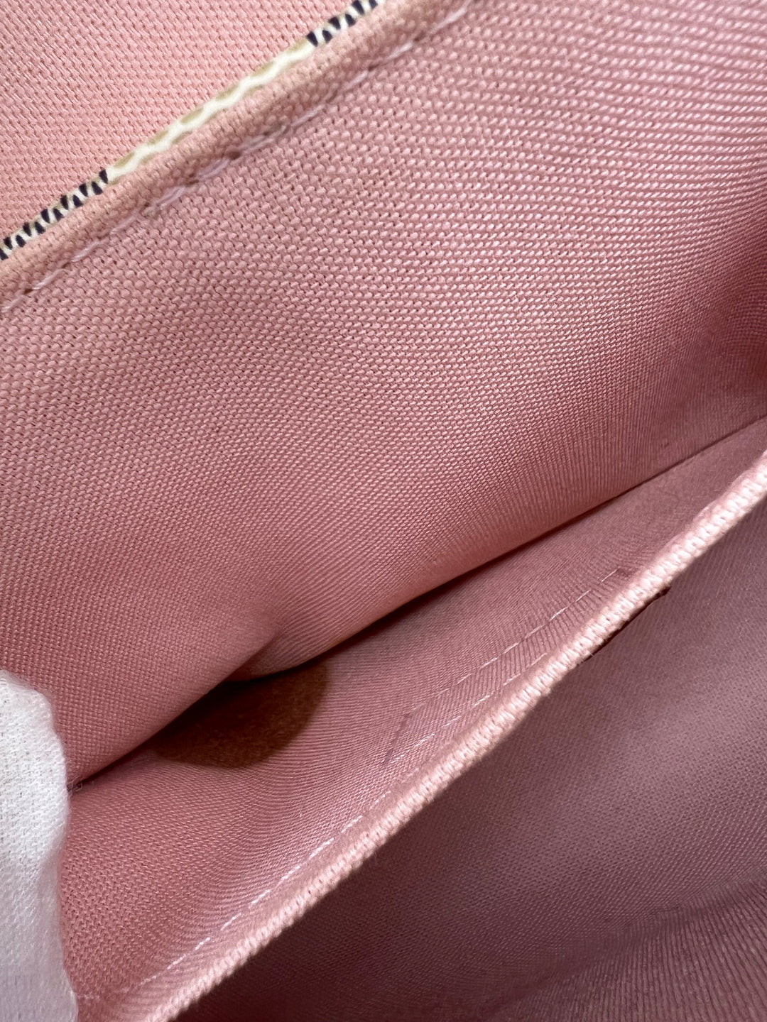 LOUIS VUITTON CROISETTE DAMIER