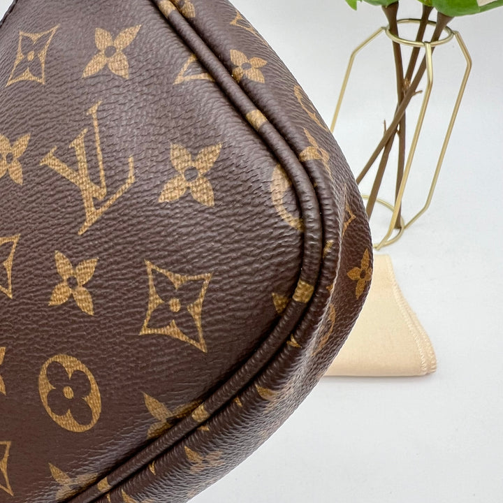 LOUIS VUITTON MULTI POCHETTE