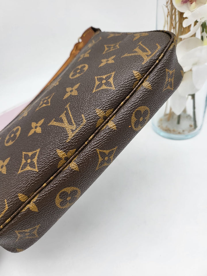 LOUIS VUITTON POCHETTE ACCESSORIES MONOGRAM
