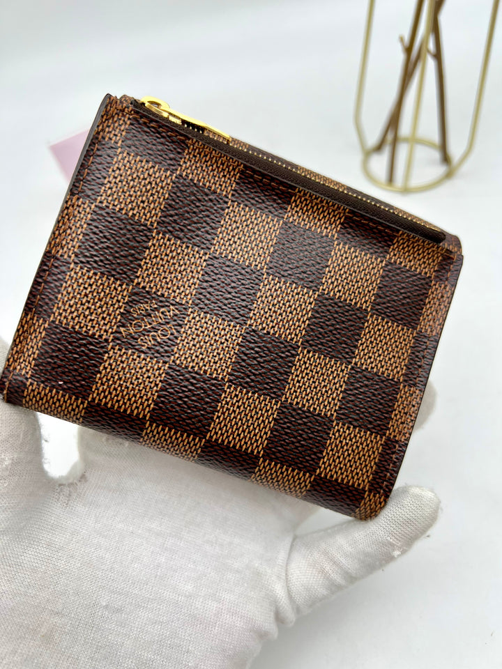 LOUIS VUITTON DAMIER TRI FOLD COMPACT