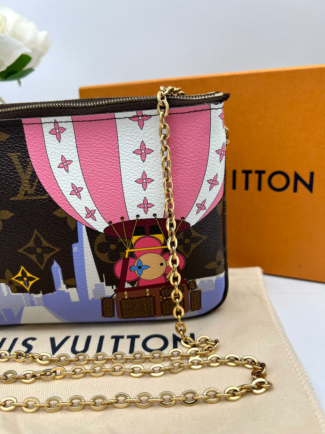 LOUIS VUITTON DOUBLE ZIP POCHETTE ( VIVIEN HOT AIR BALLOON )