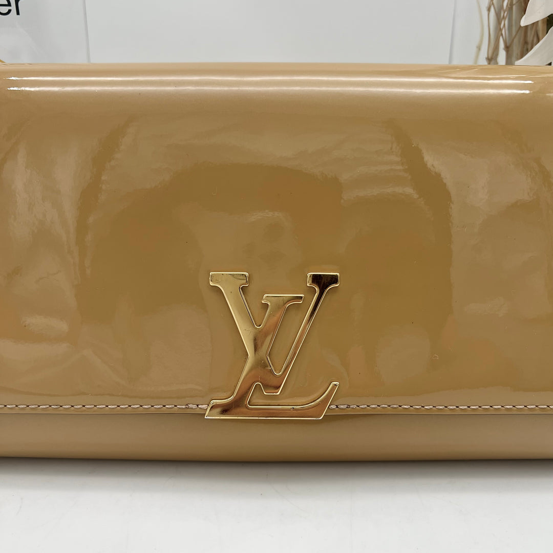 LOUIS VUITTON LOUISE MM VERNIS CLUTCH