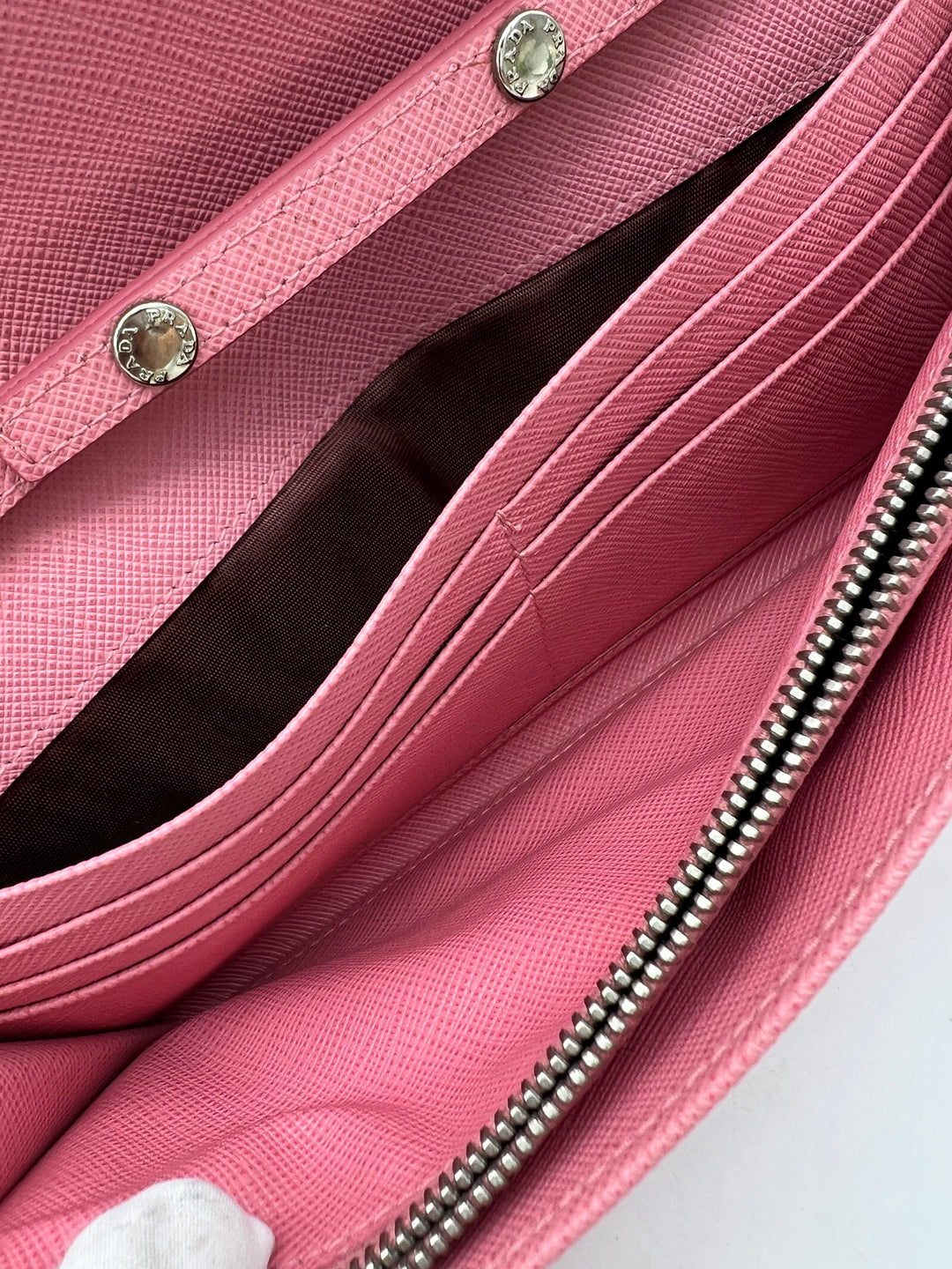 PRADA SAFFIANO WALLET ON CHAN