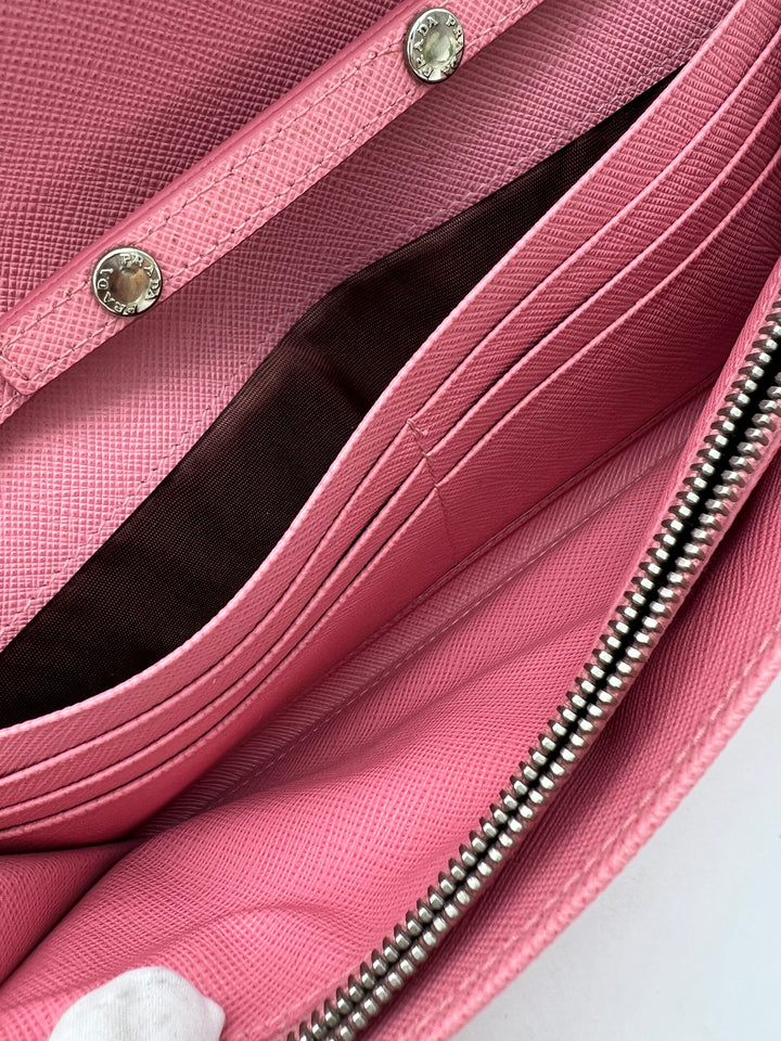 PRADA SAFFIANO WALLET ON CHAN