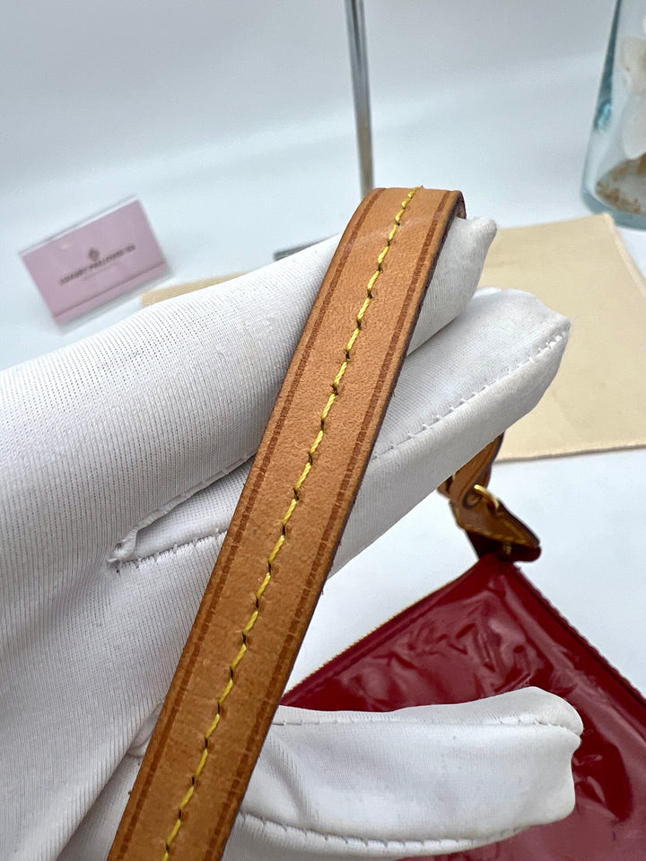 LOUIS VUITTON POCHETTE ACCESSOIRES VERNIS ( NEW MODEL )