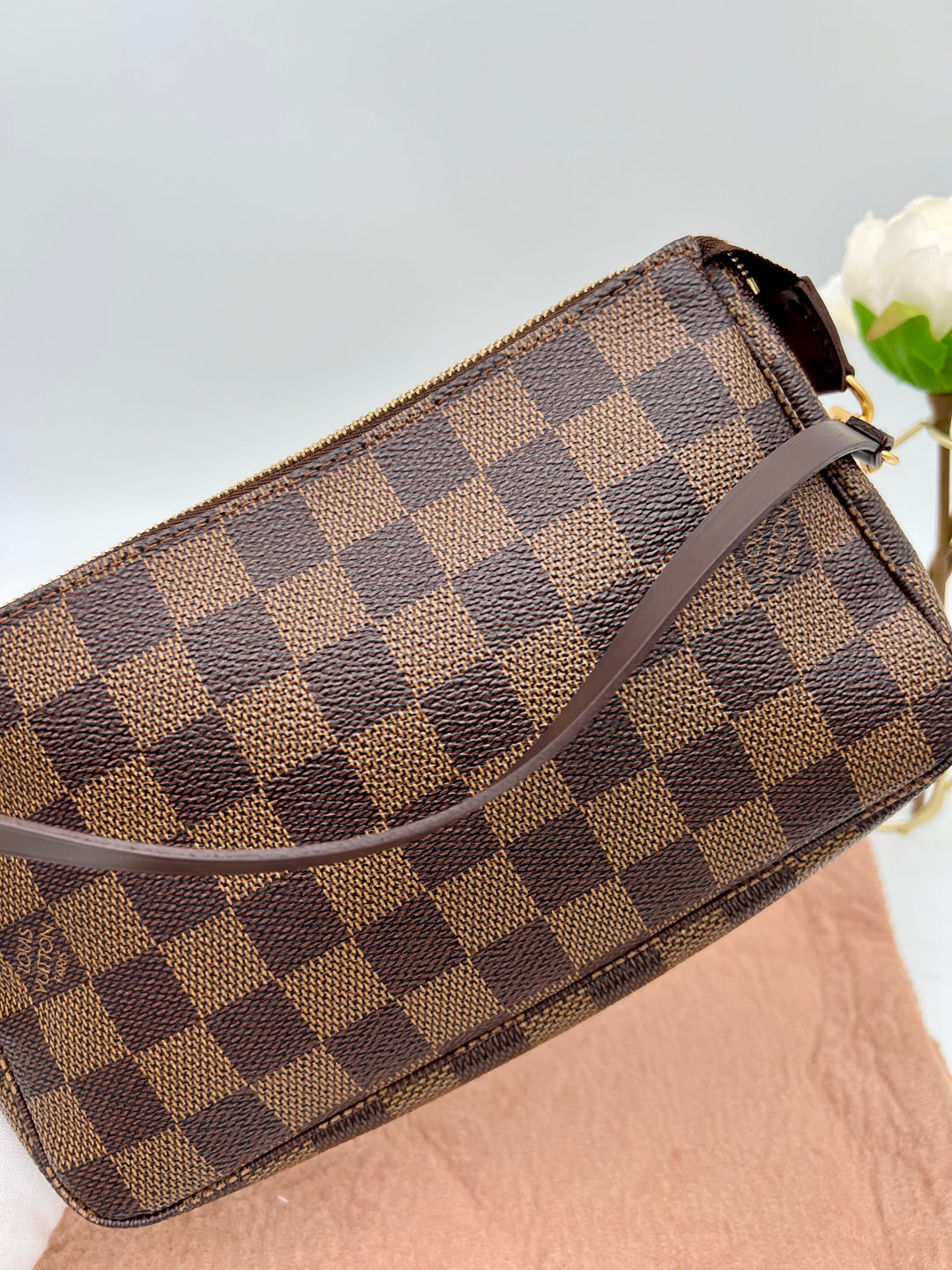 LOUIS VUITTON POCHETTE ACCESSORIES DAMIER