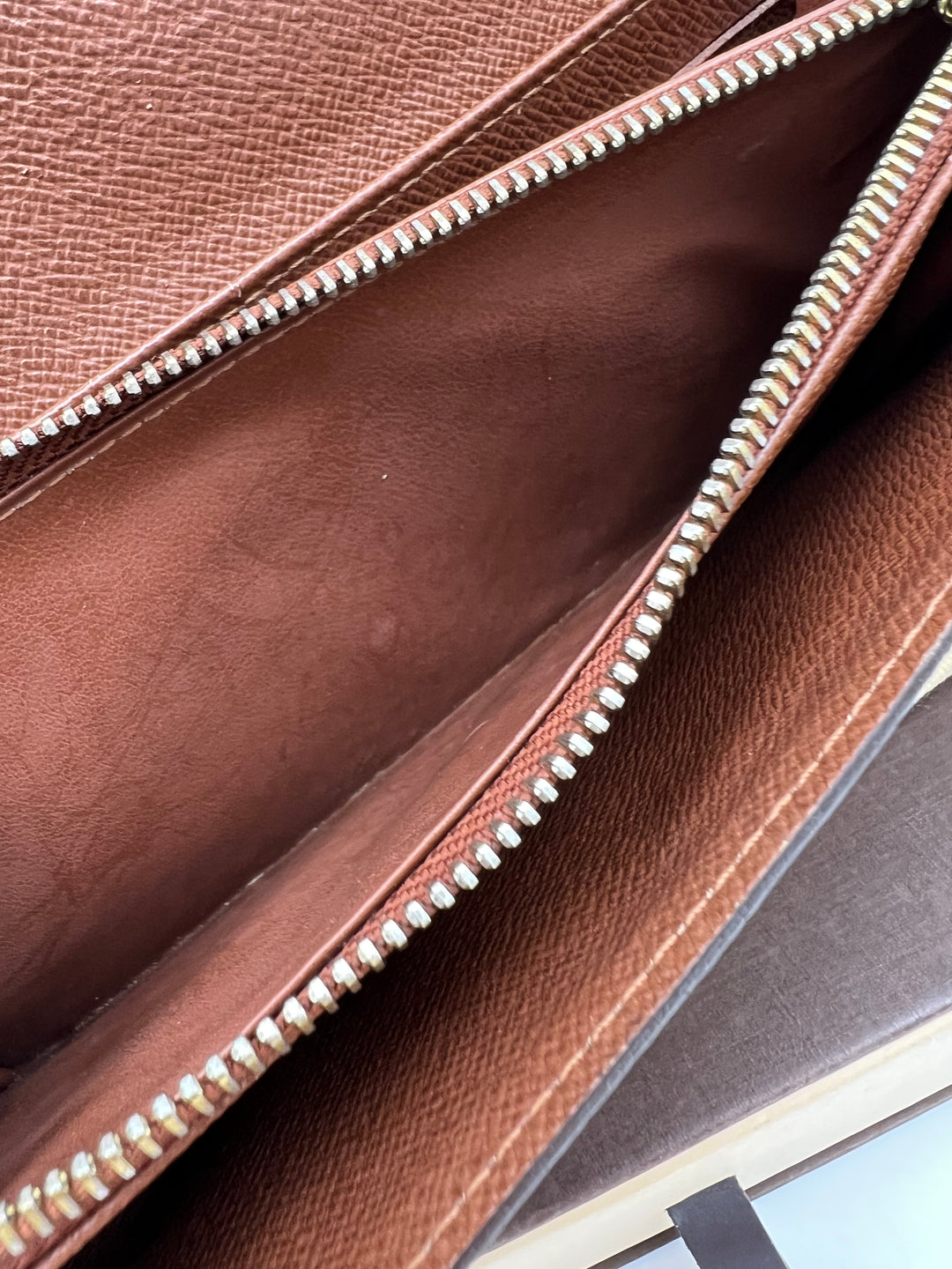 LOUIS VUITTON SARAH WALLET MONOGRAM