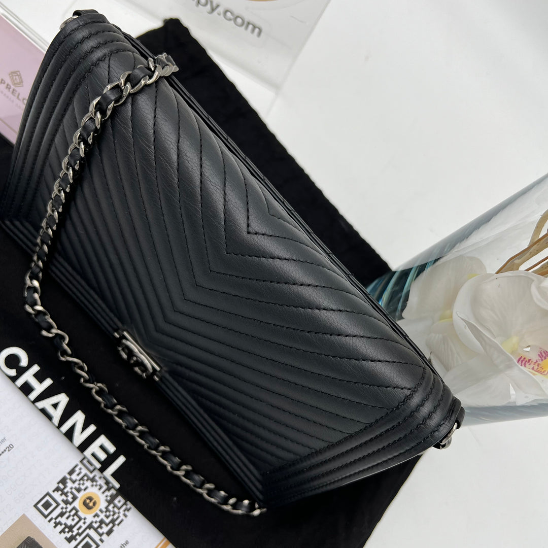 CHANEL CHEVRON CALFSKIN BOY WALLET ON CHAIN