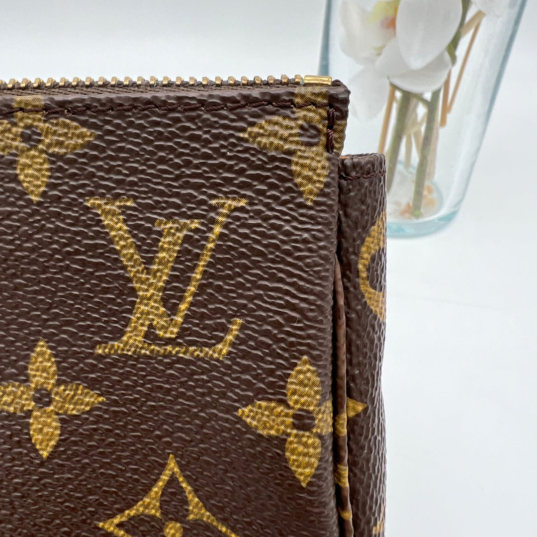 LOUIS VUITTON POCHETTE ACCESSOIRES MONOGRAM