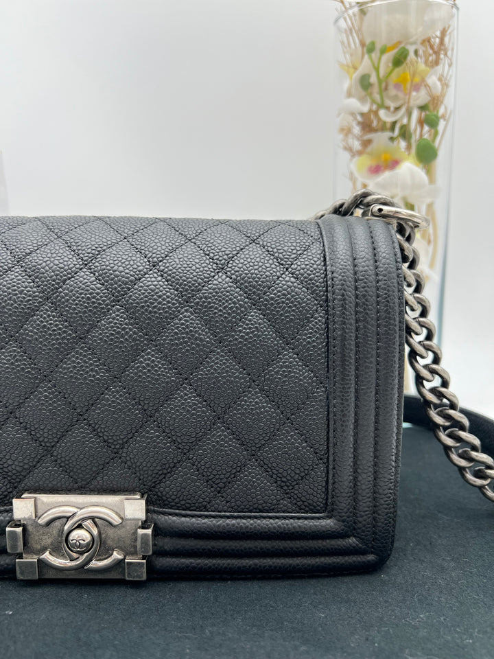 CHANEL CAVIAR OLD MEDIUM BOY
