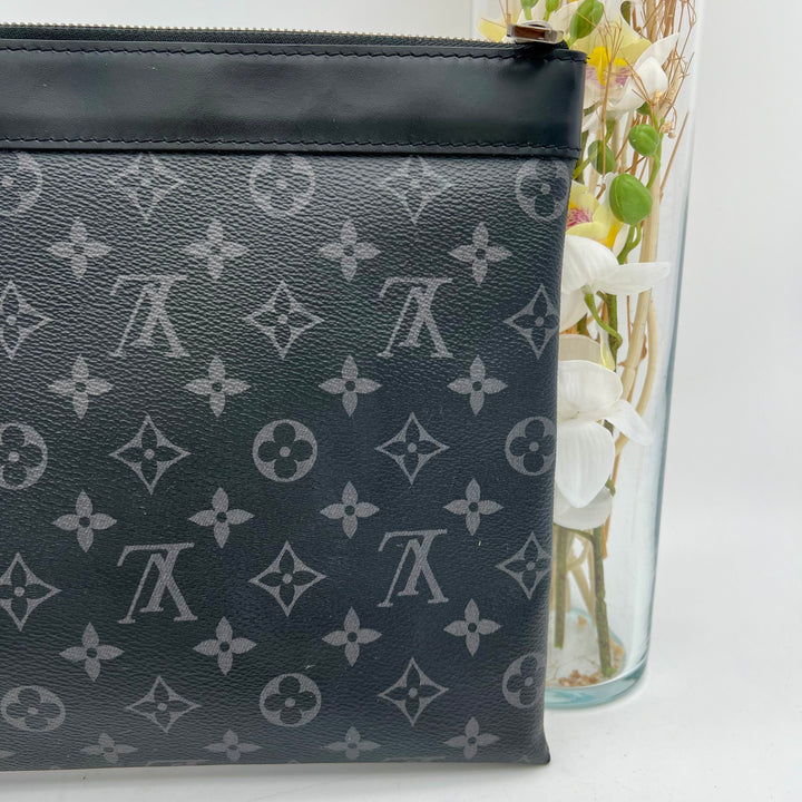 LOUIS VUITTON APPLLO DISCOVERY CLUTCH